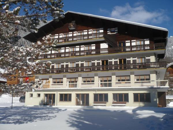 CENT CRISTAUX, Boek  Hotels in Rhone-Alpen met parkeren, Parkeren