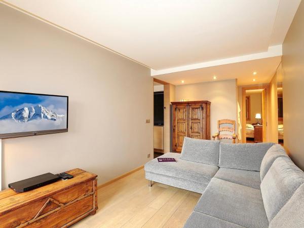 Appartement élégant à Courchevel Village, 3 chambres, animaux acceptés - FR-1-575-33, Boek  Hotels in Rhone-Alpen met parkeren, Parkeren