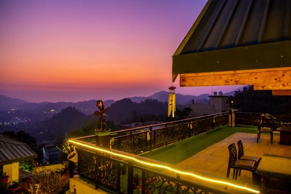 The Bougainvillea Retreat - A Luxury Private Pool Villa in Dehradun, Boek  Dehradun Uttarakhand