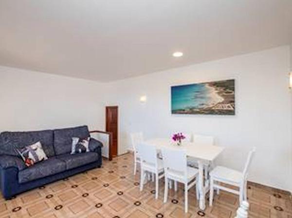 Great Son Bou Villa Casa Lucia 3 Bedroom Family Villa Large Spacious Pool, Boek  Menorca Hotels met Parkeerplaats, Parkeren