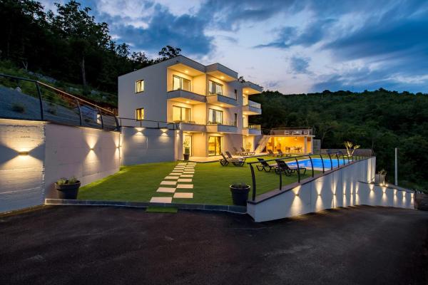 Villa Lavinia, Boek  Kvarner Hotels met een Zwembad, Zwembad