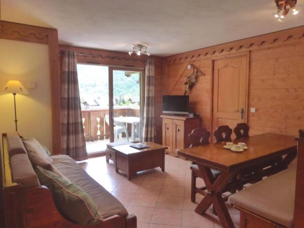 Appartement 3 pièces pour 6 à Méribel Village, accès piscine et Wi-Fi - FR-1-411-406, Boek  Hotels in Rhone-Alpen met zwembad, Zwembad