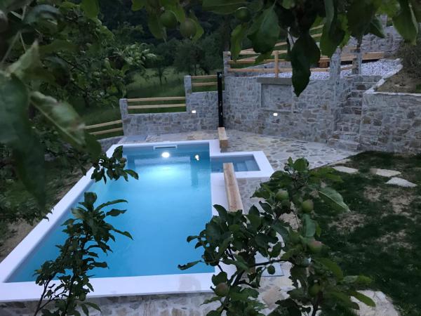 Apartments Cvetje, Boek Appartement Julian Alps Hotels met een Zwembad, Zwembad