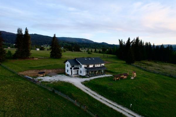 Vila Dorna Royal, Boek  Şaru Dornei 