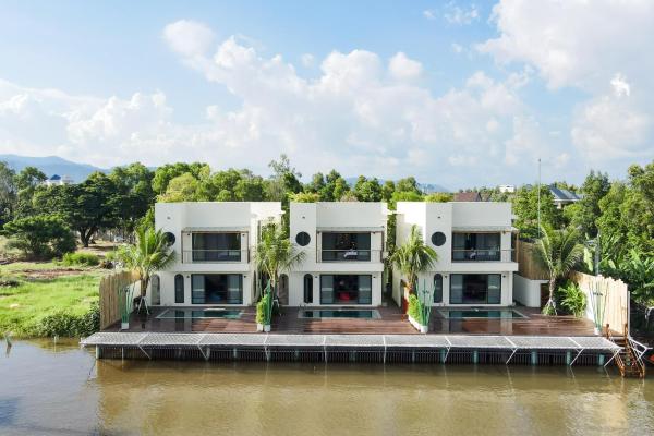 The B Relax House, Boek Hotel Hotels in Kampot Province met zwembad, Zwembad