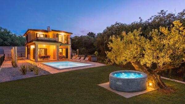 Villa Isla Blue 3 pool&welness Krk by Villas Guide, Boek  Hotels in Kvarner Islands met zwembad, Zwembad