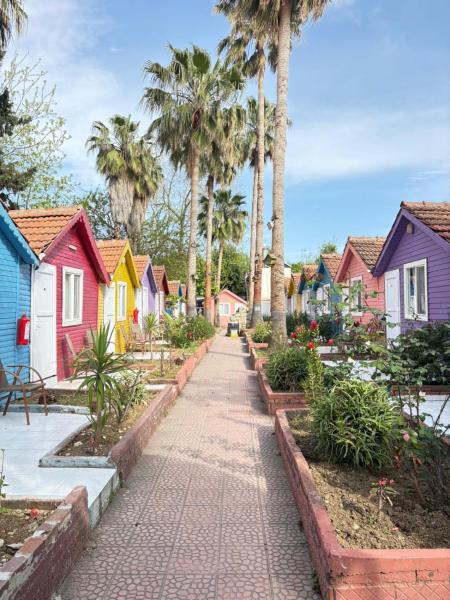 Kuba pansiyon, Boek  Hotels in Side Coast met parkeren, Parkeren