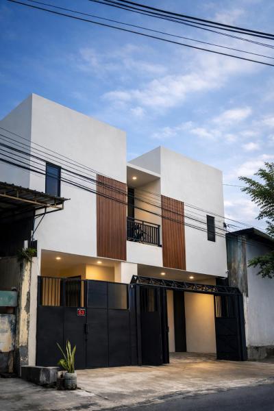 Diponegoro House Solo Baru, Boek  Solo Central Java, in de buurt van The Park Solo