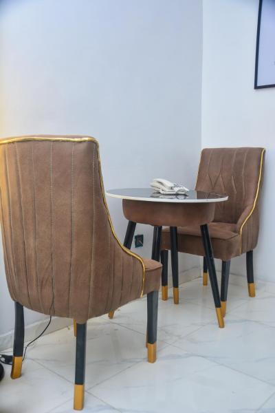 Akolog Apartment, Boek Appartement Mosan Lagos