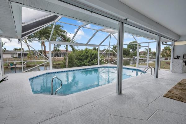 Serene Canal Views, Heated Pool & Relaxation - Villa Pelican Paradise - Roelens, Boek  SPA-hotels in Florida, SPA