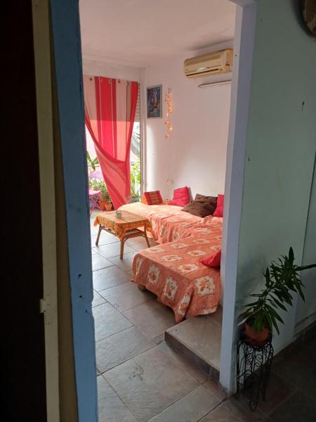Chez Brahim, Boek Hotel Hotels in Grande-Terre met parkeren, Parkeren