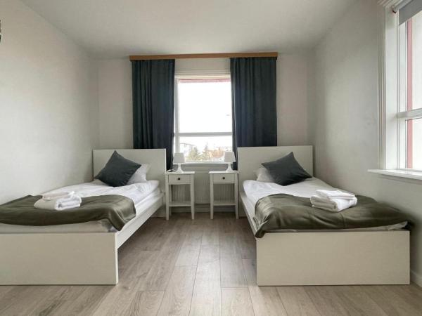 IQ apartments 3, Boek  Ytri-Njarðvík 