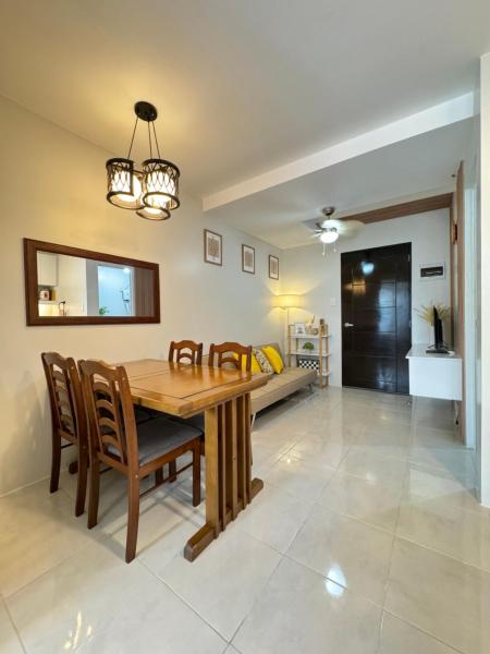 2 Bedroom Condo can accommodate up to 7 pax, Boek  Mandaue Hotels met Parkeerplaats, Parkeren