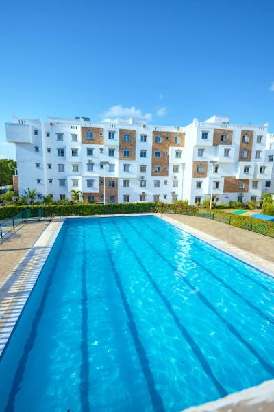 Mombasa One, Two & Three Bedroom BnB, Buxton Point Apartments - Haven & Harmony Hosts, Boek Appartement Hotels in Coast Region met zwembad, Zwembad