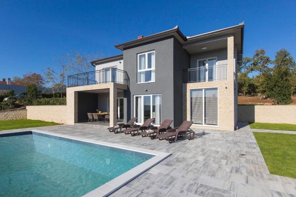 Villa Megi quiet village near Labin, Boek  Raša Hotels met een Zwembad, Zwembad