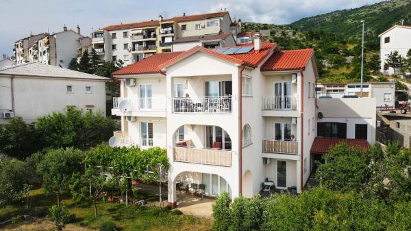Apartments Antonio 2, Boek Appartement Kvarner Hotels met Parkeerplaats, Parkeren