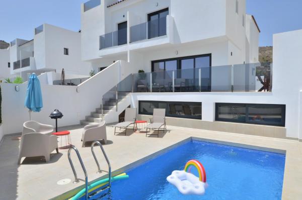 Mountain Villa with Pool by NRAS, Boek  Orcheta Valencia