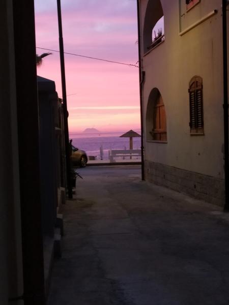 LA RAJA, Boek  Scilla Calabrië
