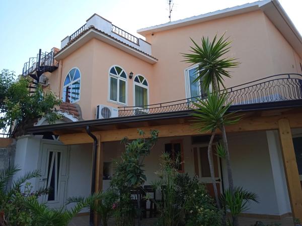 Villhour ristorante e B&b, Boek  Rocca Imperiale Calabrië