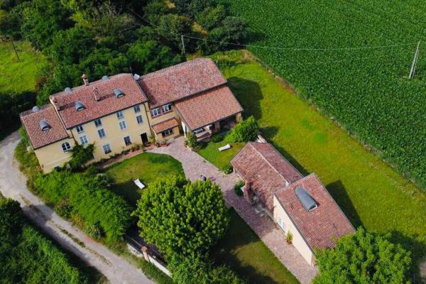La casa nei campi, Boek  Badia Pavese 