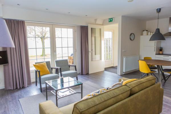 Landelijk appartement Friesland, Boek  Friesland Hotels met Parkeerplaats, Parkeren