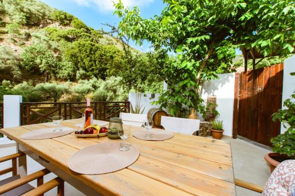 Annas Village House, Boek  Perivólia Kreta