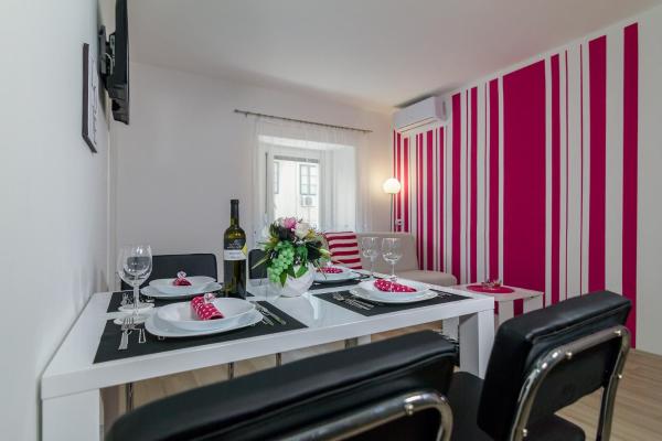 Apartments Trend 2, Boek Appartement Kvarner Hotels met Parkeerplaats, Parkeren