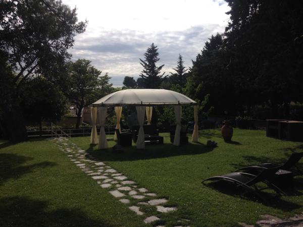 Villa Ghirardelli, Boek  Sirolo 