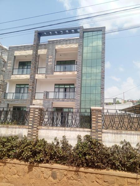 Kigali honestly view, Boek  Nyarugenge Hotels met Parkeerplaats, Parkeren