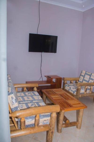 Claytanzaniadventure, Boek  Nkunjila 