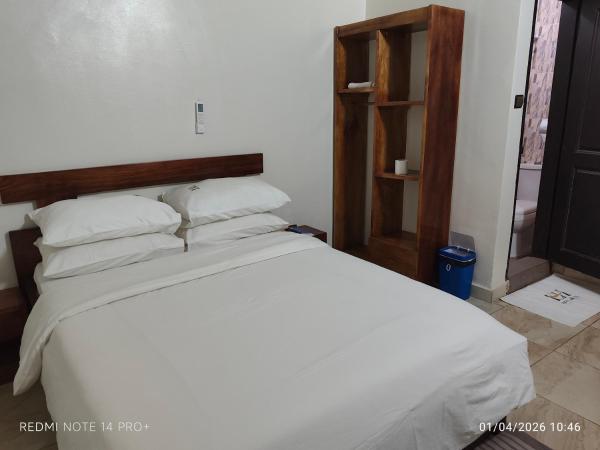 ERYL Hôtel, Boek  Yamoussoukro Ivoorkust