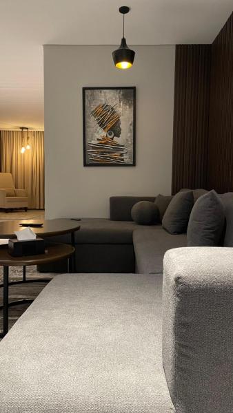 AVENAIR LUXURIOUS EXECUTIVE APARTMENTS By ALVIS SUITE, Boek Appartement Lahore Hotels met een Zwembad, Zwembad