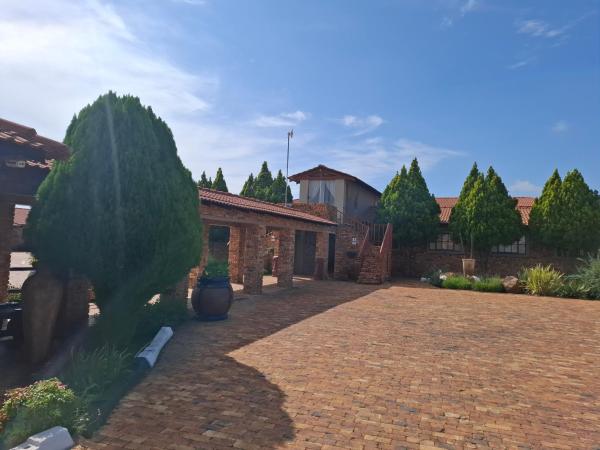 Rengwe guesthouse, Boek  Hotels in North West met zwembad, Zwembad