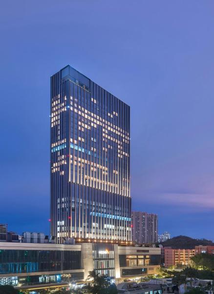 RARA Esports Hotel-Nanping Wanda Plaza ,Close to HongyaCave and Jiefangbei, Metro Line 3 direct to Jiangbei International Airport just outside the hotel,Free laundry service and 24H butler service available, Great for both sightseeing and esports gaming, Boek  Regio Chongqing Hotels met Parkeerplaats, Parkeren