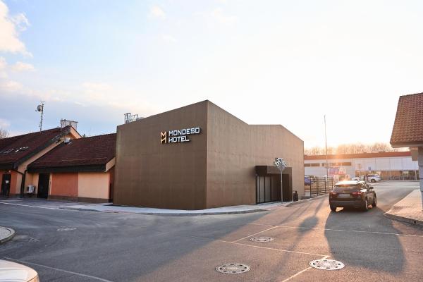 Mondeso Hotel, Boek  Hotels in Karlsbad met parkeren, Parkeren