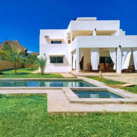 Villa Franet, Boek  Coast Region Hotels met een Zwembad, Zwembad