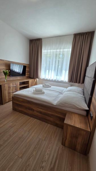Apartmány VICTÓRIA, Boek  Hotels in Trenčiansky kraj met parkeren, Parkeren