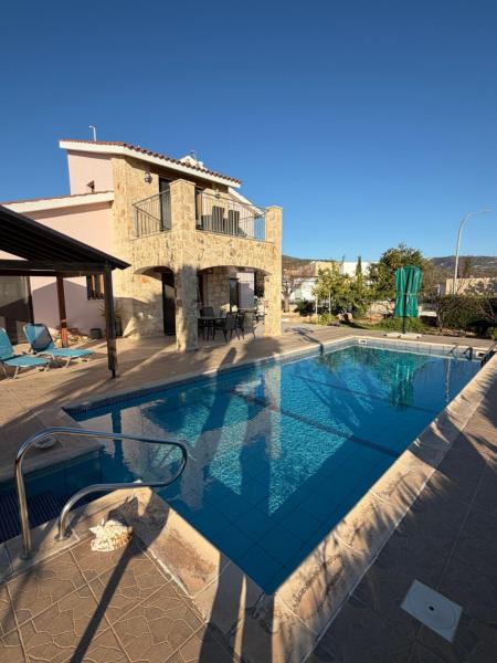 4-Bedroom Villa with Private Pool & Citrus Garden, Boek  Peyia Hotels met een Zwembad, Zwembad