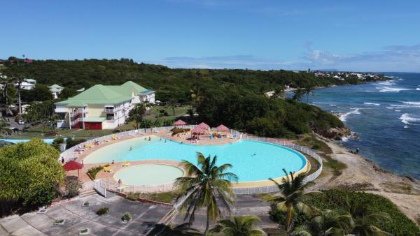 LeLagon Vue Mer, Pieds dans leau, Boek Appartement Hotels in Grande-Terre met zwembad, Zwembad