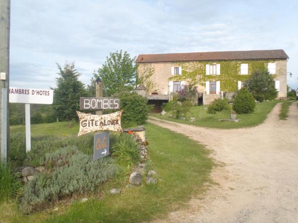 chambres du Domaine de Bombes, Boek Bed and Breakfast Hotels in Aveyron met parkeren, Parkeren